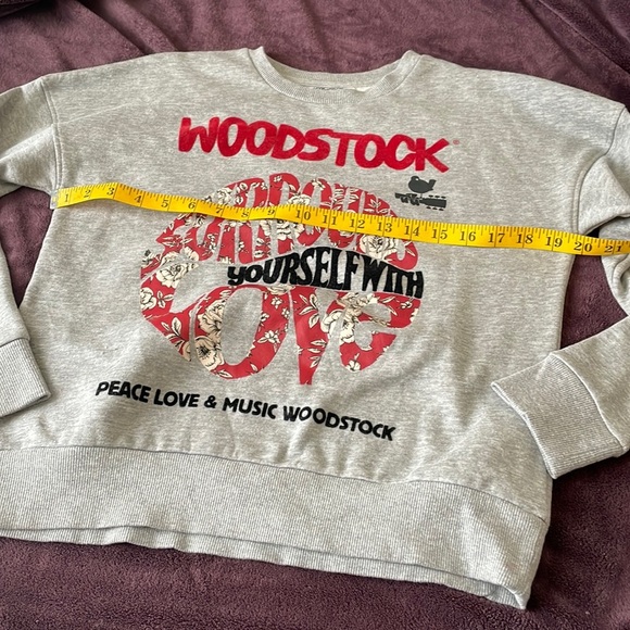 Cute Grey Woodstock Crewneck Sweater Size XS with measurements - Picture 1 of 6
